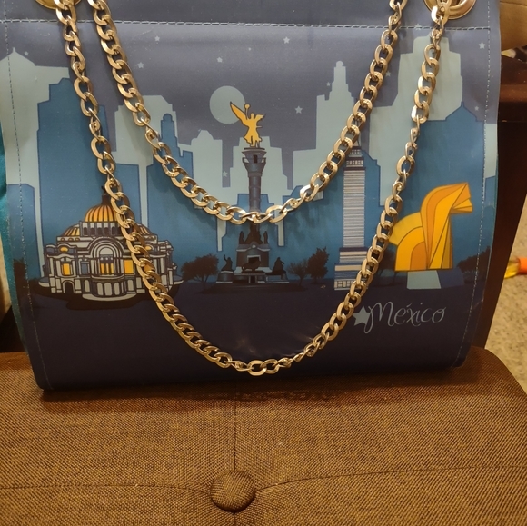 Woman's Handbag - Picture 3 of 3